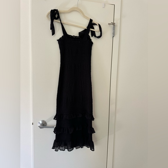 Abercrombie & Fitch - Black Tie Strap Smocked Ruffle Midi Dress - XS - Picture 4 of 6